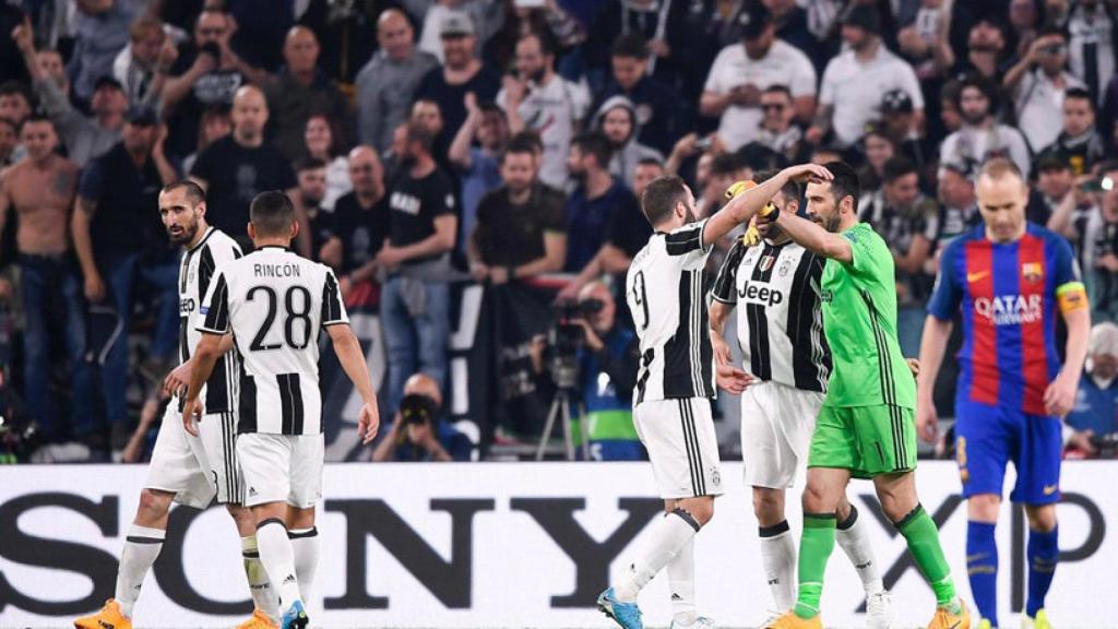 La Juve celebra un gol en la victoria ante el Barcelona. Foto: Twitter: (@juventusfc)