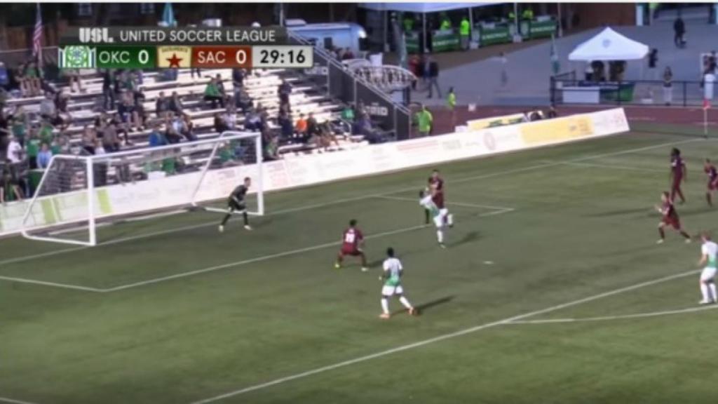 Golazo de Miguel González para Energy FC