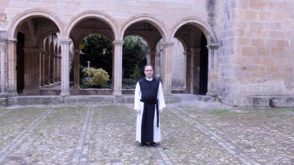 Lluc Torcal, en uno de los patios interiores del monasterio de Poblet.