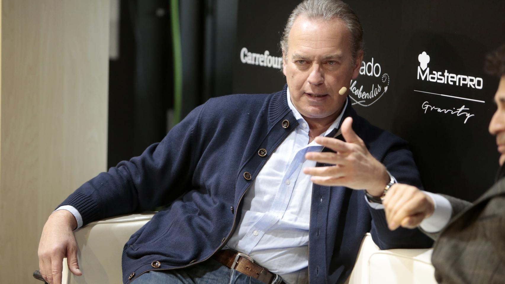 En los 30 programas que lleva en Telecinco, ninguno de ellos ha contado con rostros de la cadena.