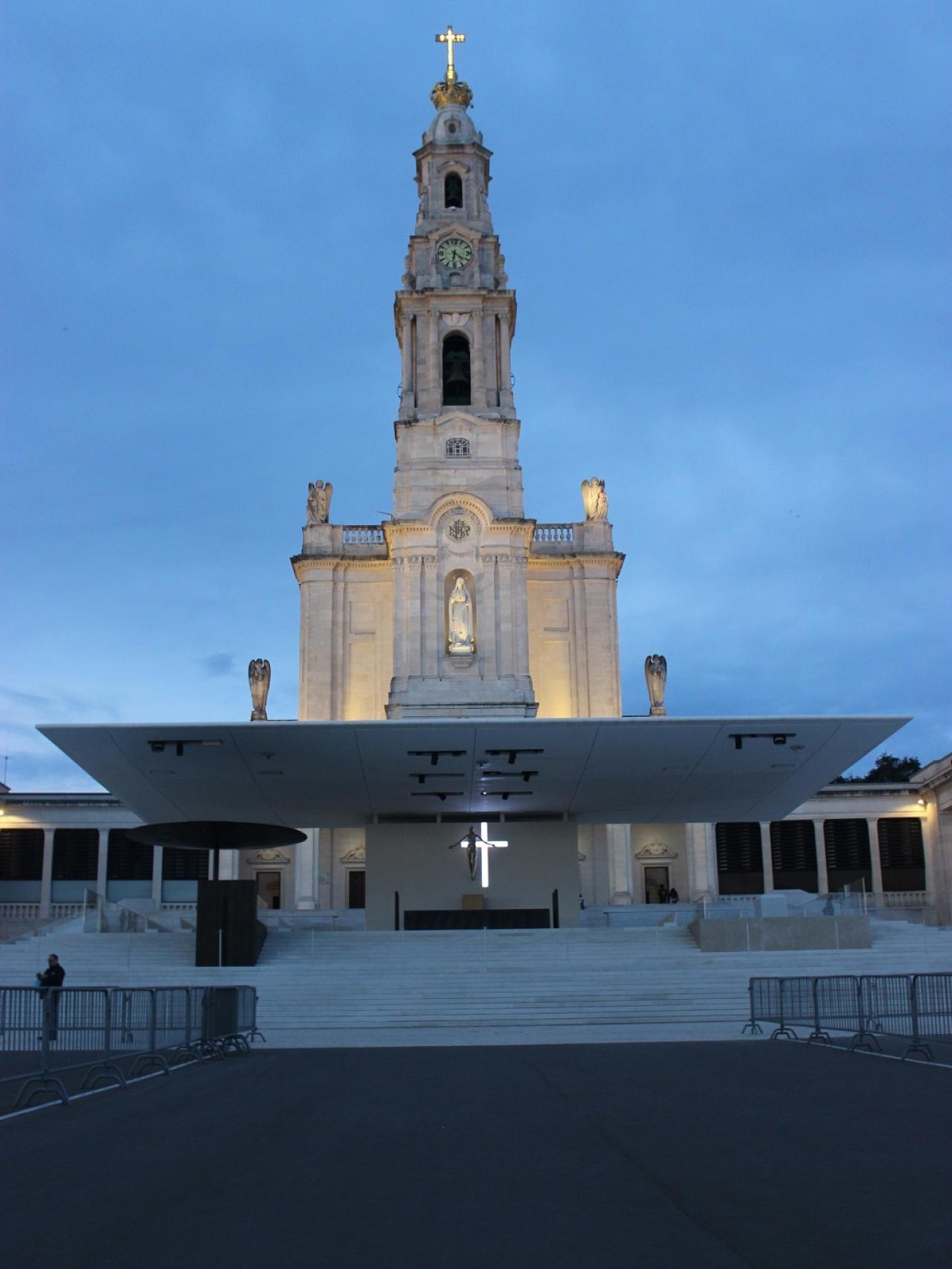 El altar desde el que el Papa Francisco I se dirigirá a los fieles en mayo ya está preparado