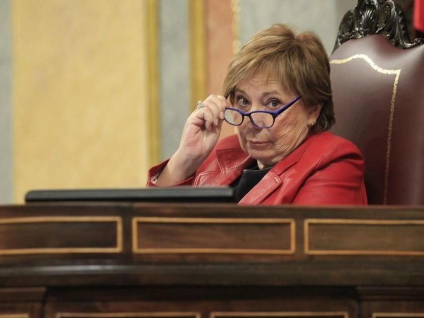 Celia Villalobos, ex vicepresidenta del Congreso y jugadora del Candy Crush.