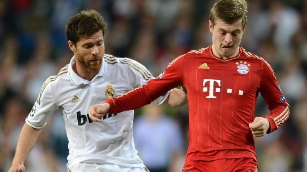Xabi Alonso, con el Madrid, y Kroos, con el Bayern, en 2012.