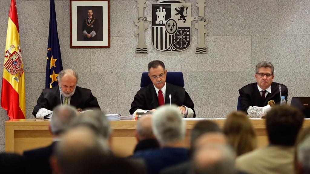 De izquierda a derecha, De Diego, Hurtado y De Prada