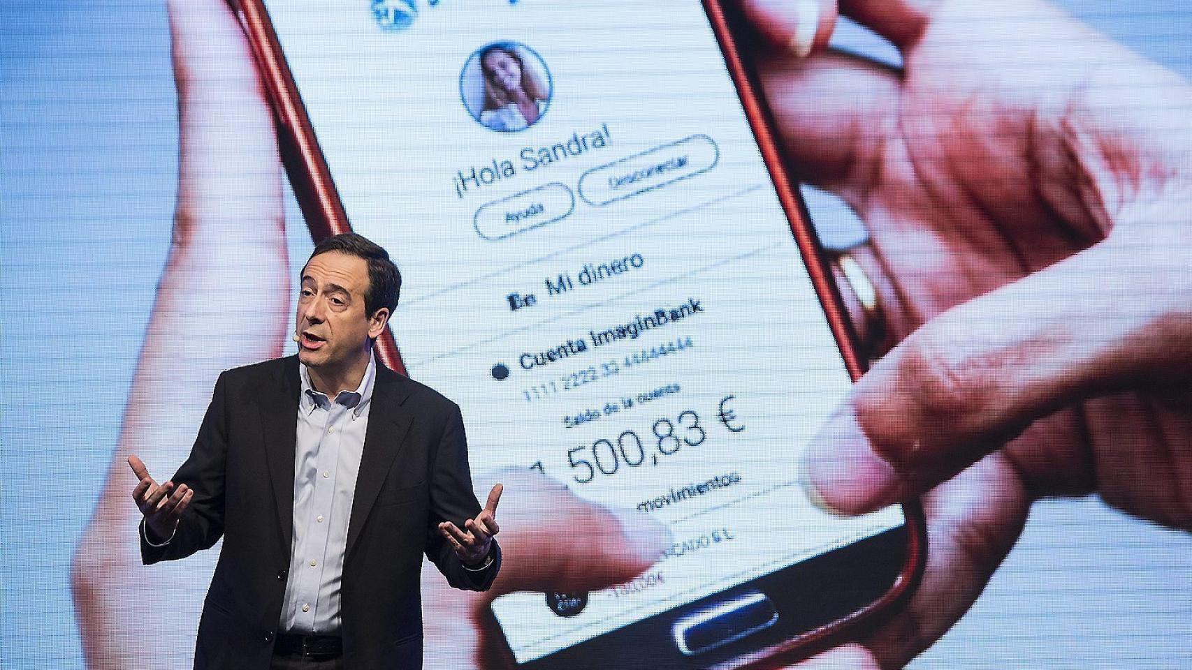 Gonzalo Gortázar, consejero delegado de CaixaBank, en la presentación de ImaginBank, el banco de los 'millennials' de la entidad.