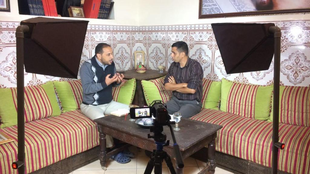 El pastor de Taroudant, Mustapha Susi, y Rachid Imounan, pastor de Agadir, predican por internet y en una radio que han creado.