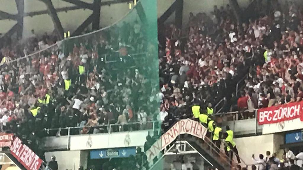 Afición Bayern en el Bernabéu
