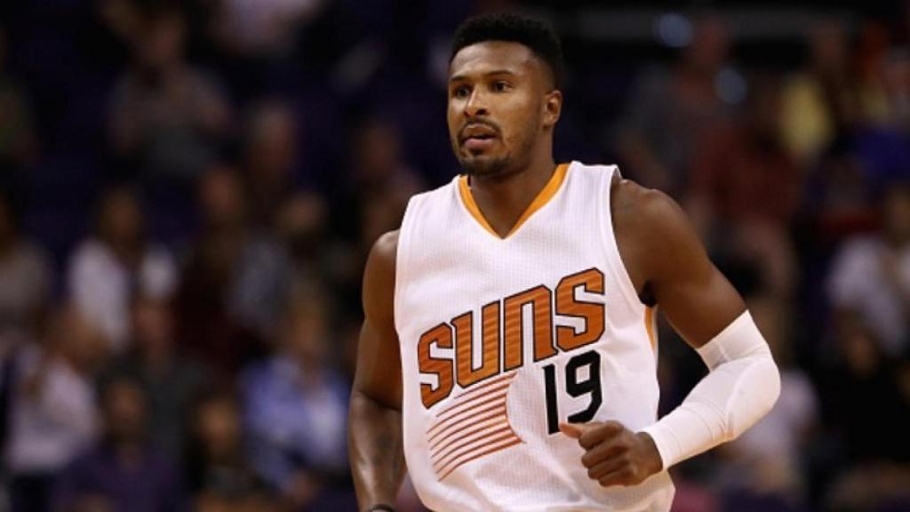 Leandinho Barbosa en un partido con los Suns // Clutch Points