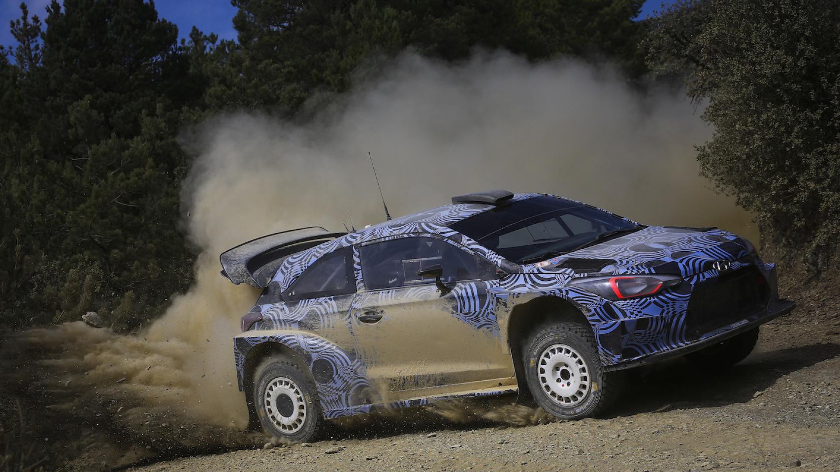 Andreas Mikkelsen prueba el Hyundai i20 WRC