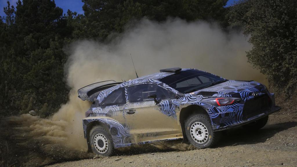 Andreas Mikkelsen prueba el Hyundai i20 WRC