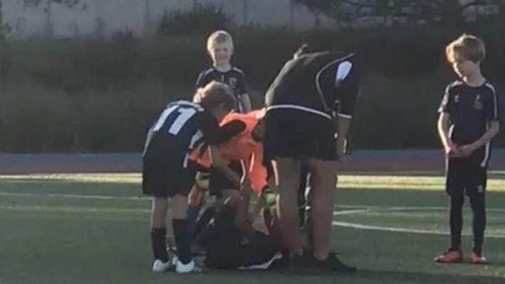 El hijo de Cristiano marca un golazo de falta