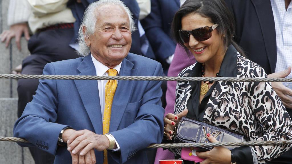 Palomo Linares y su pareja Concepción Azuara.