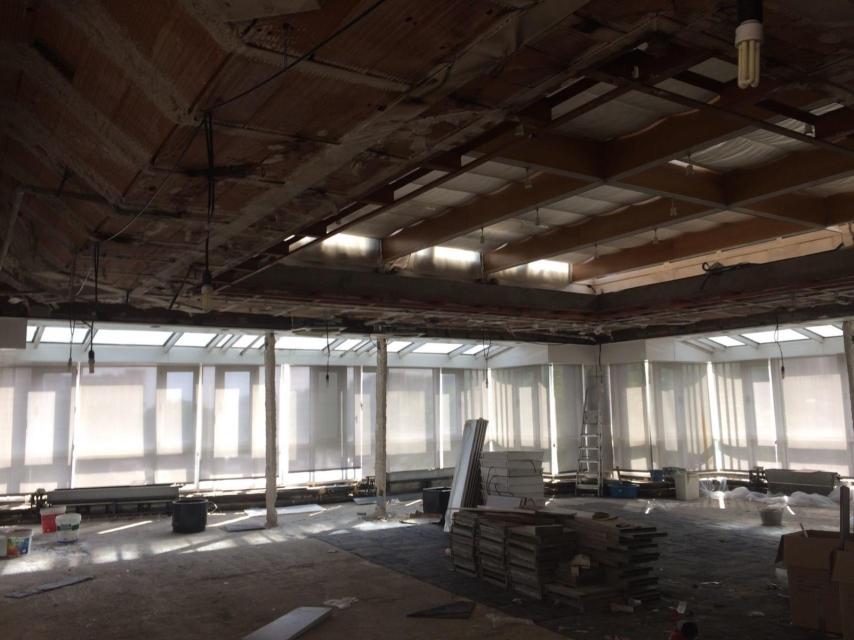 Obras inacabadas en el interior de la vieja sede de Banco Madrid.