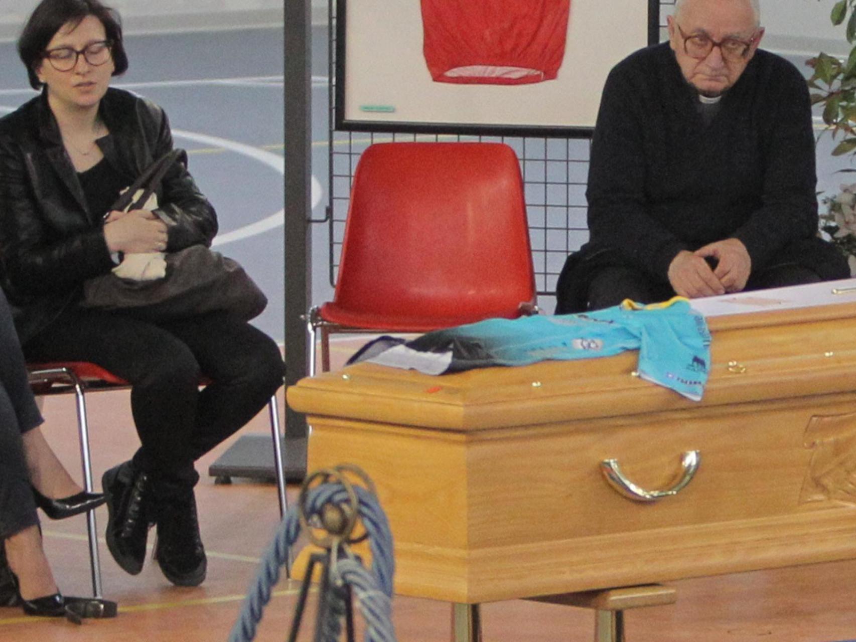 CAPILLA ARDIENTE DEL CICLISTA MICHELE SCARPONI