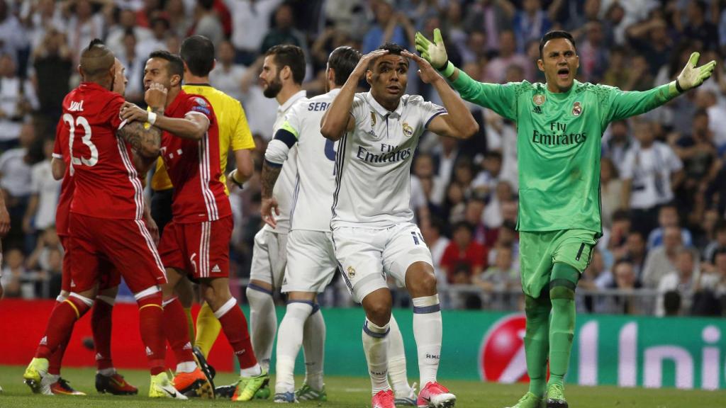 Keylor Navas y Casemiro, durante el partido contra el Bayern de Múnich.