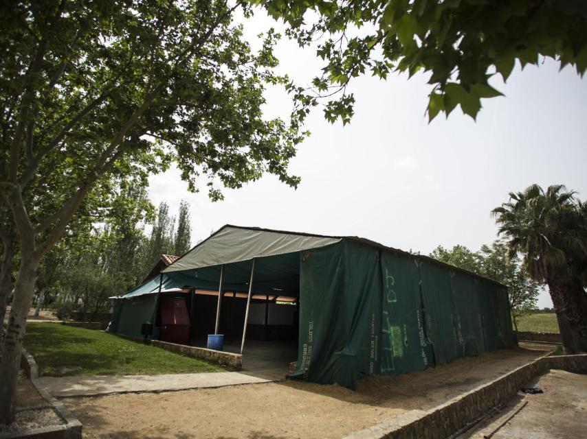Caseta de feria en la que se los cuatro amigos conocieron a la chica de 21 años de la que abusaron.