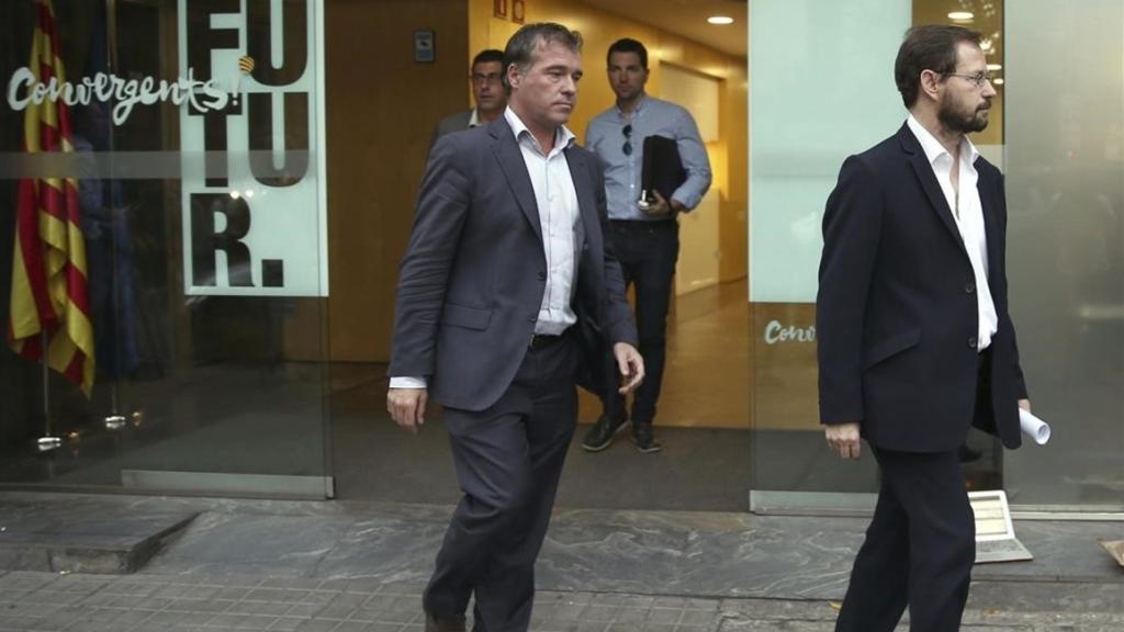 Los fiscales José Grinda y Fernando Bermejo a la entrada de un registro en el 'caso 3%'.