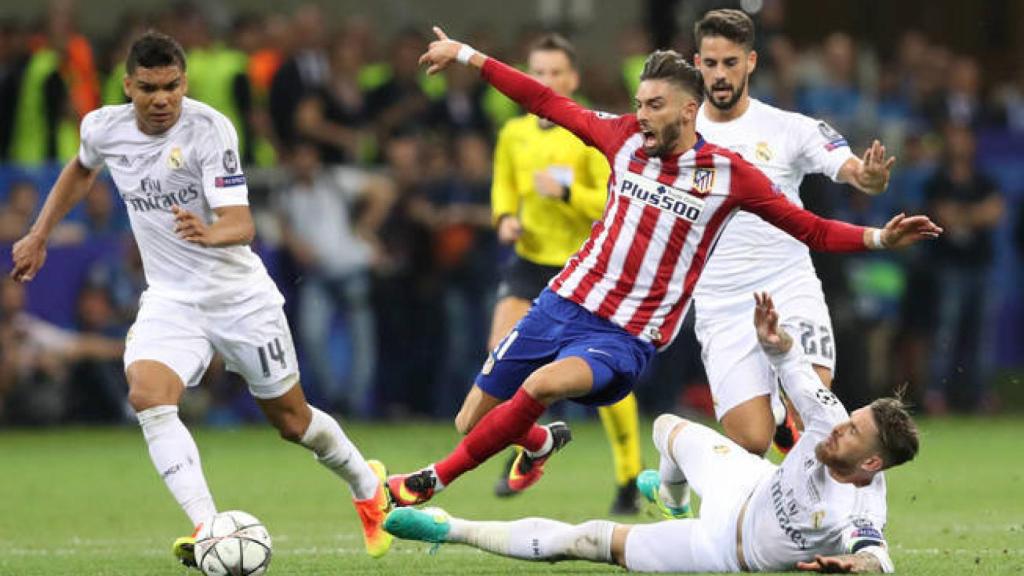 Casemiro, Ramos e Isco ante Carrasco en la última final de Champions.