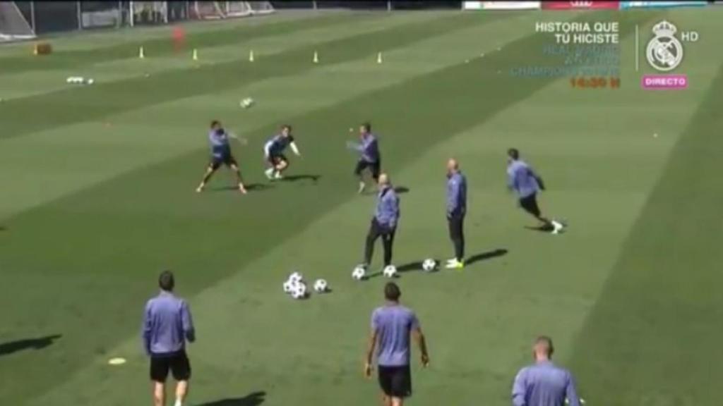 Rondo en el entrenamiento del Real Madrid