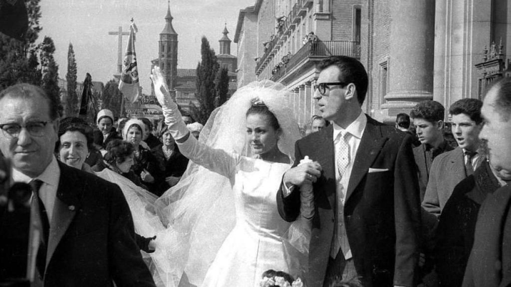 Carmen Sevilla y Augusto Algueró, en su boda en febrero de 1961.
