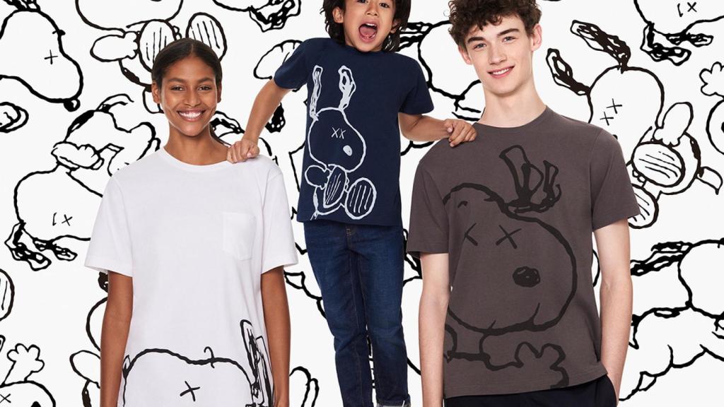 Imagen de la última campaña de Uniqlo en colaboración con Kaws sobre Snoopy. | Foto: Uniqlo.