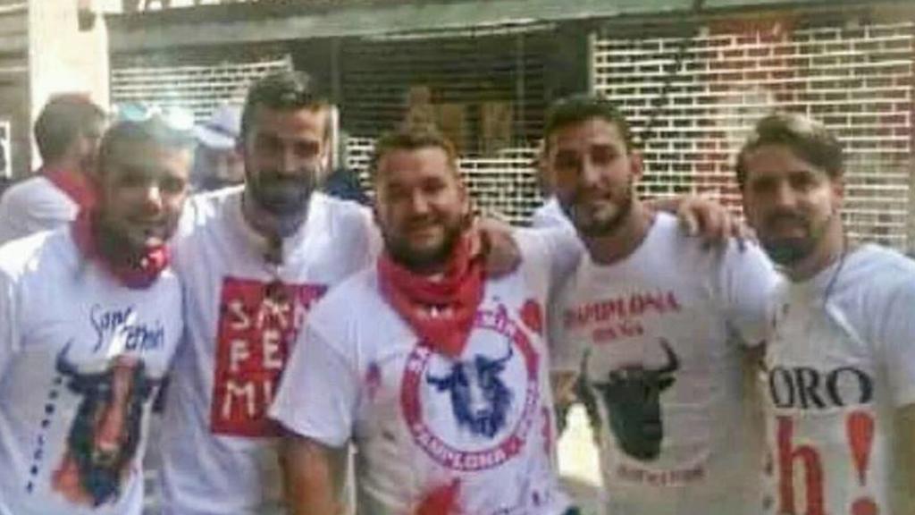El Prenda y sus amigos en San Fermín, horas antes de perpetrar la violación.