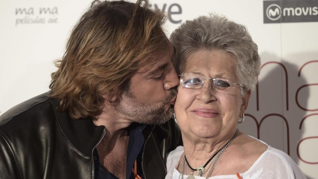 Javier Bardem con su madre, la también actriz Pilar Bardem