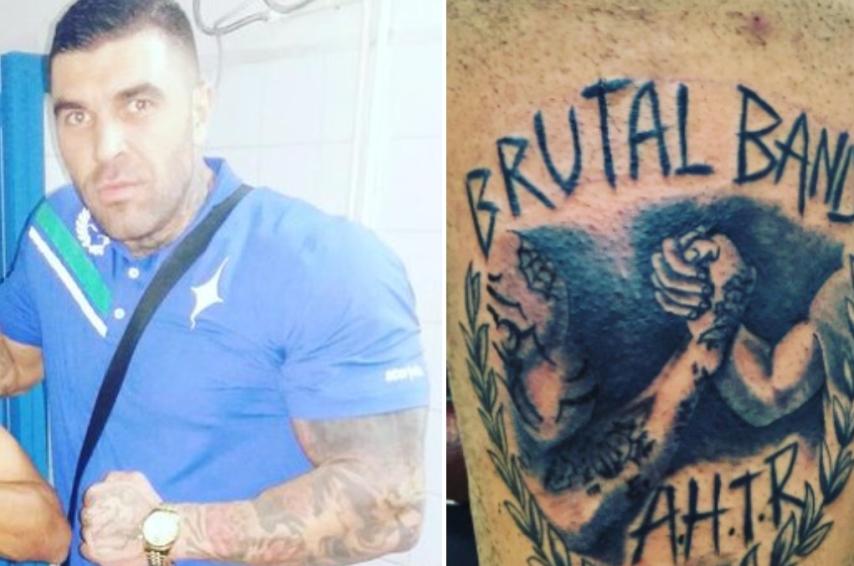 Manuel Herrera, sevillano de 28 años, tiene tatuadas en una de sus piernas las letras A.H.T.R. (Adolf Hitler Tenía Razón).