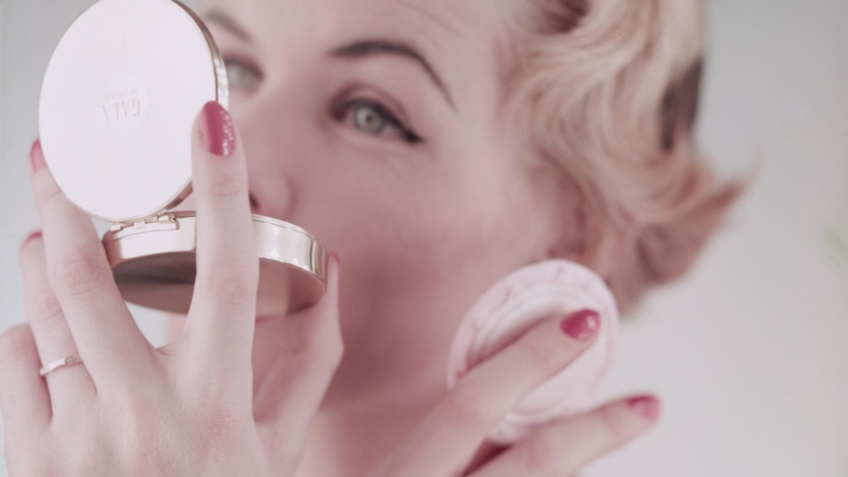 Básicos de neceser, las BB Creams son un gran aliado de belleza y cosmética durante el verano. | Foto: Getty Images.