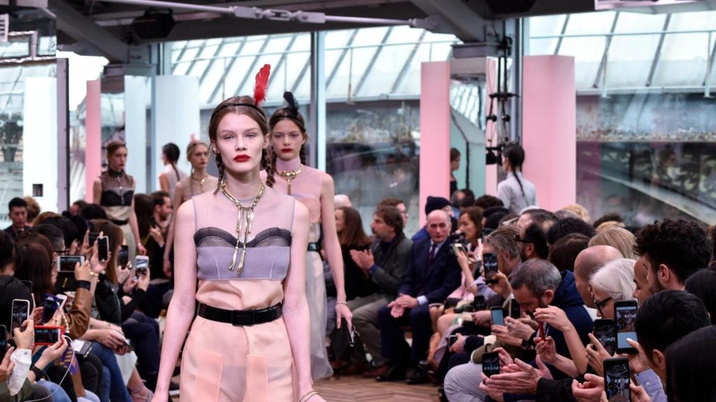Desfile de la colección Prada Resort 2018. | Foto: Getty Images.