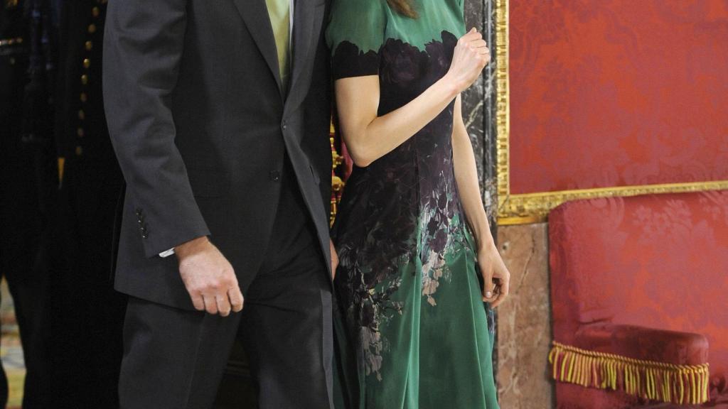 Los reyes Felipe y Letizia, durante un acto este lunes.