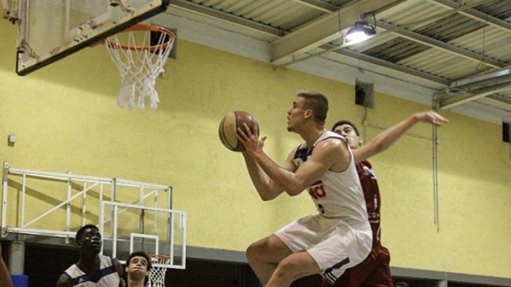 El filial del Real Madrid durante un encuentro. Foto: Twitter (@DinoRadoncic6)