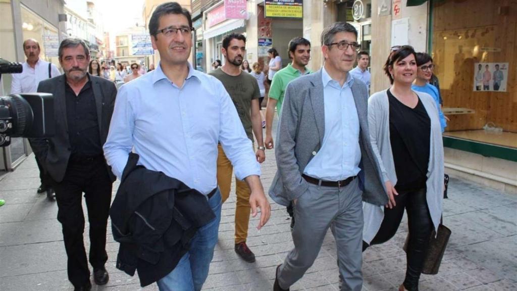 Patxi López, este lunes en Puertollano (Ciudad Real) acompañado por José Manuel Caballero y Mayte Fernández