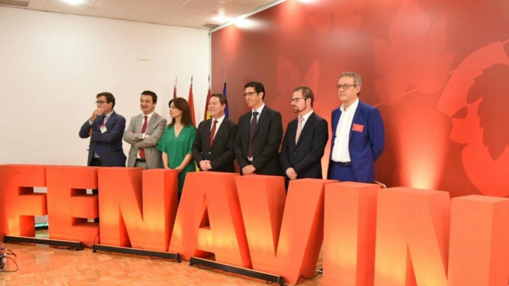 Foto de familia de la inauguración