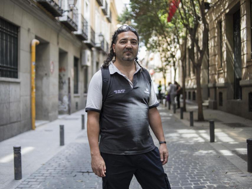 Fernando es padrastro de Riley.