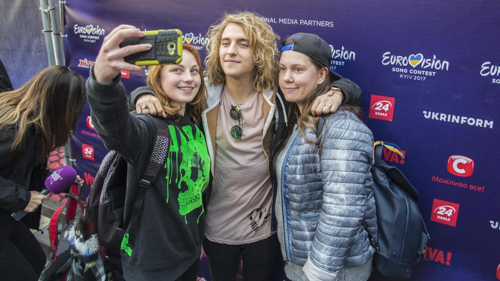 Manel Navarro: “Sería bueno para la música que Portugal gane Eurovisión”