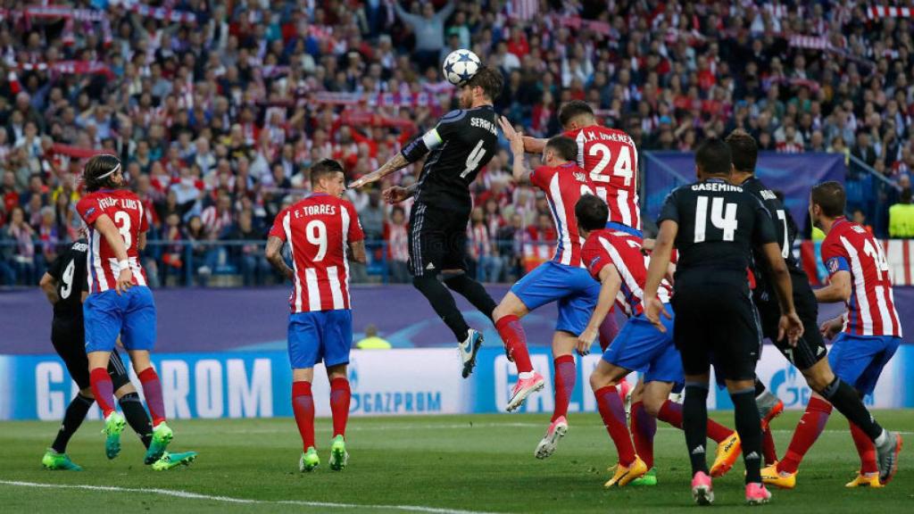 Cabezazo de Ramos en el Calderón