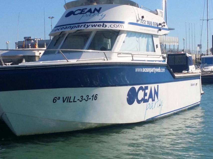 Barco en el que salía a pescar y organizaba orgías Pedro Periñán, detenido el jueves 4 de mayo junto a otros dos hombres por su presunta participación en un robo de 300 kilos de droga.