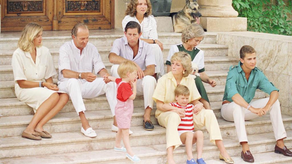 Posado en Marivent con motivo de la visita de Carlos de Inglaterra y Diana de Gales.