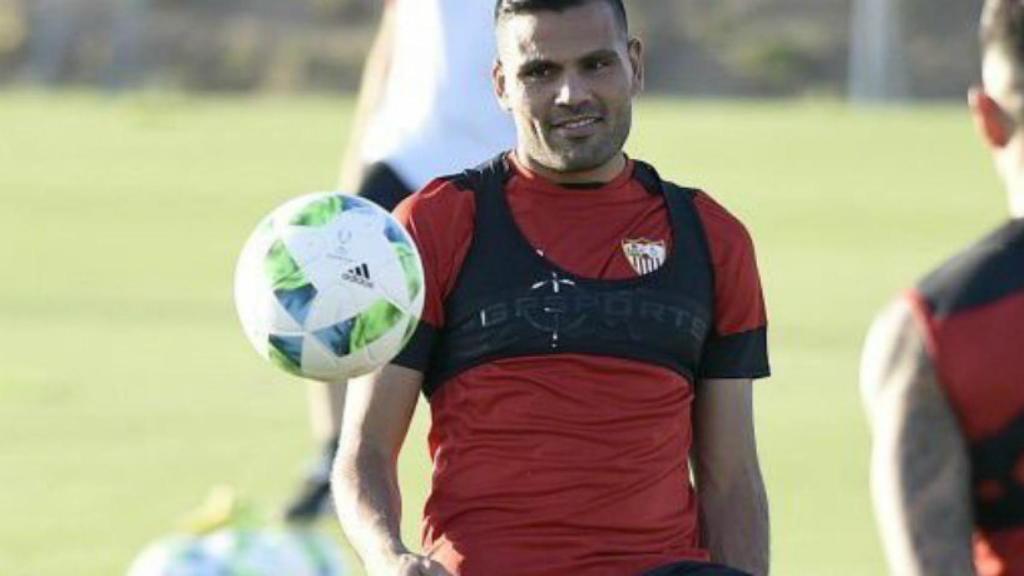 Gabriel Mercado, con el Sevilla. Foto. Twitter (@GabeMadryn)