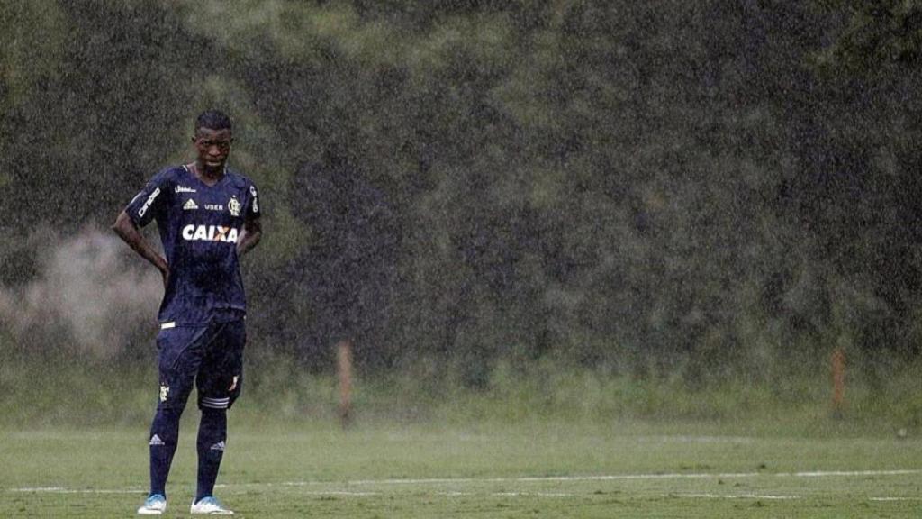Vinicius con el Flamengo. Foto: Twitter (@vini11Oficial)