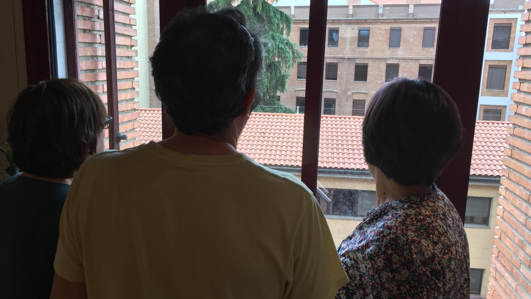 Juan, Ángela y Reme prefieren ocultar su rostro y utilizar un nombre ficticio.