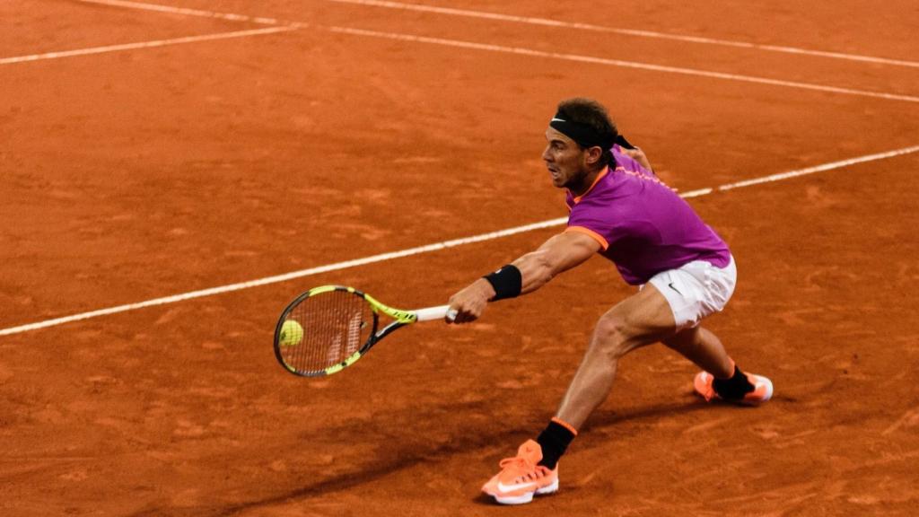 Nadal, devolviendo una bola ante Goffin.