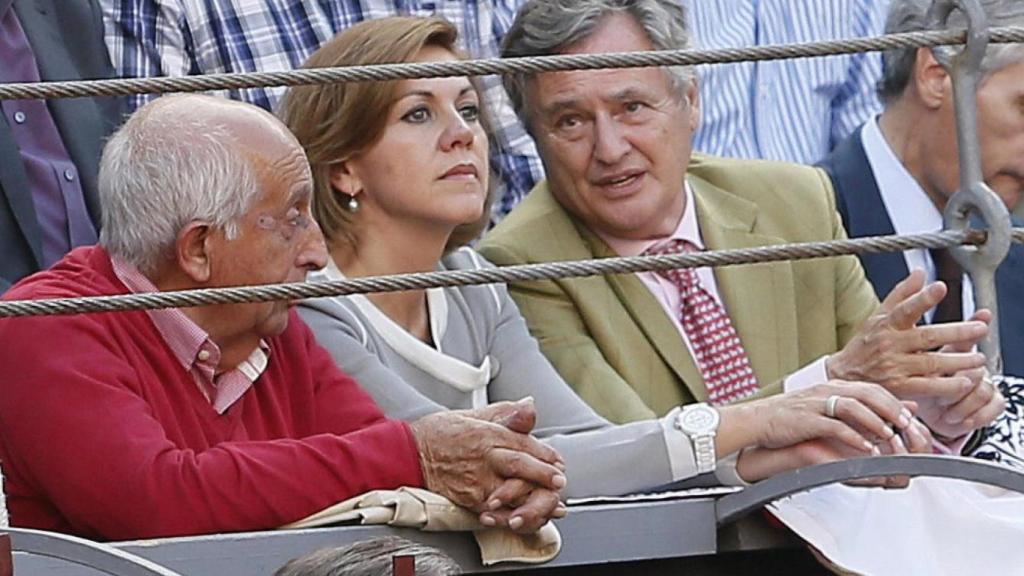 María Dolores de Cospedal y su marido, Ignacio López del Hierro, en una imagen de archivo.