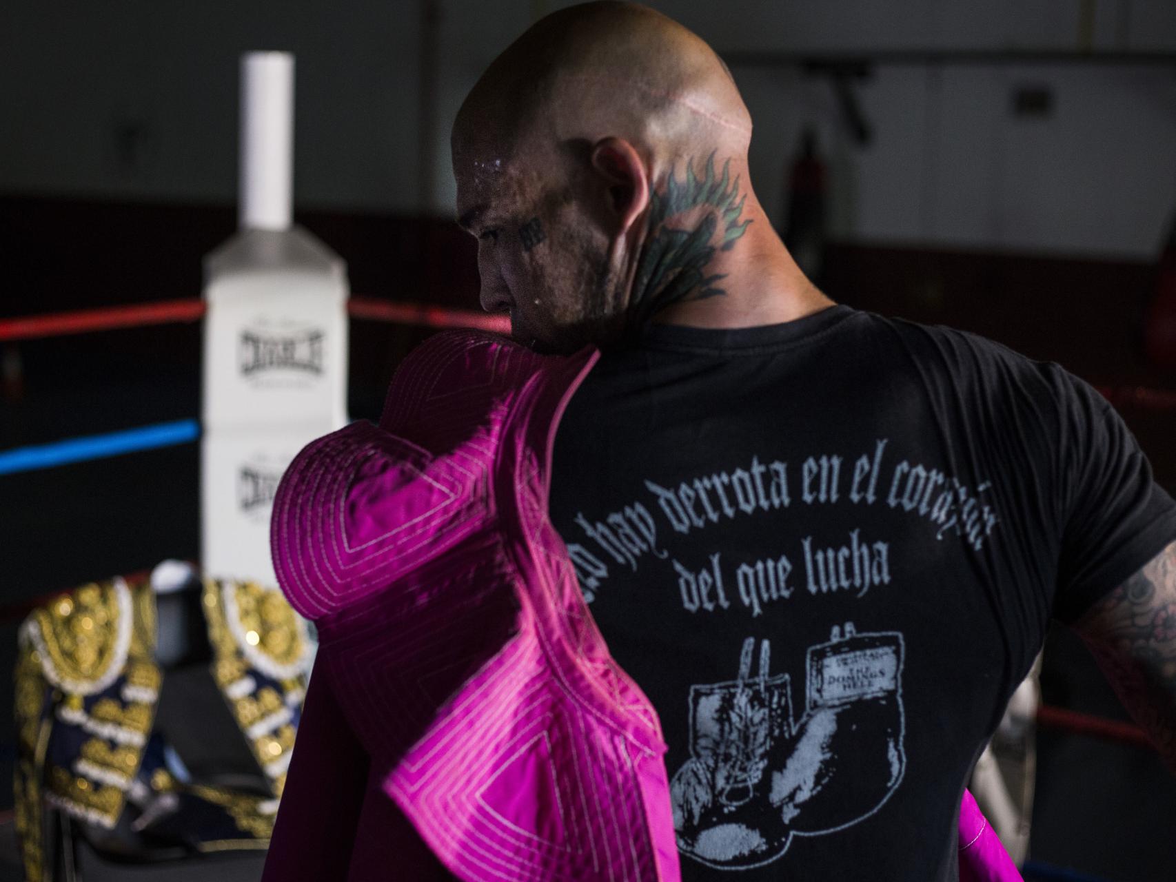 Así es Álvaro Ortega: ex torero, ex neonazi y ex boxeador.