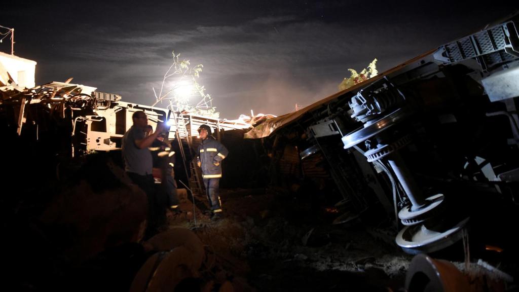 Restos del tren siniestrado.