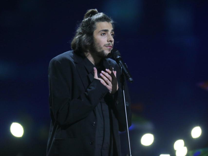Durante la actuación de Salvador Sobral.