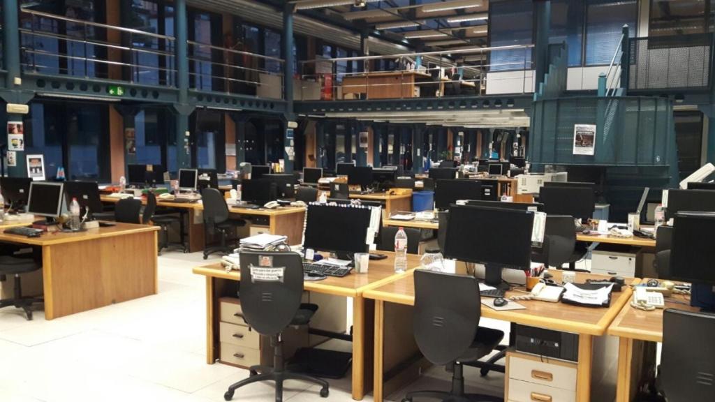Redacción de 'El Periódico' vacía durante la huelga del pasado 15 mayo de 2017.