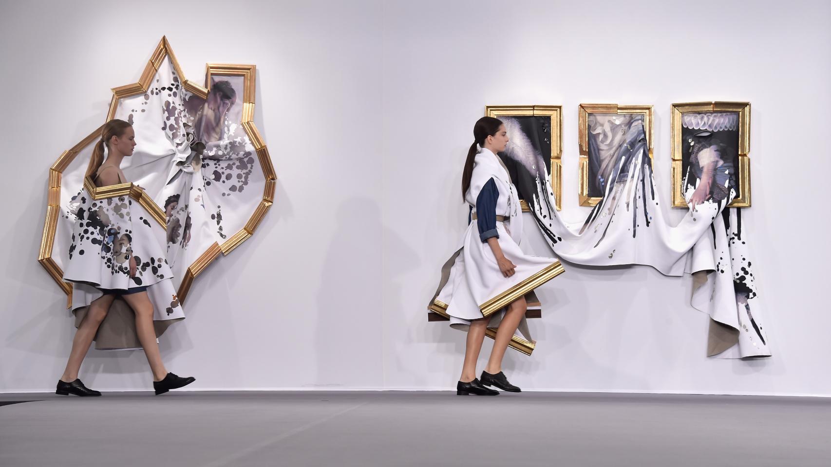 Desfile Viktor & Rolf Paris Alta Costura AW15. | Foto: Getty Images.