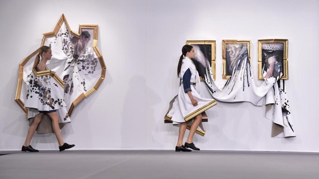 Desfile Viktor & Rolf Paris Alta Costura AW15. | Foto: Getty Images.